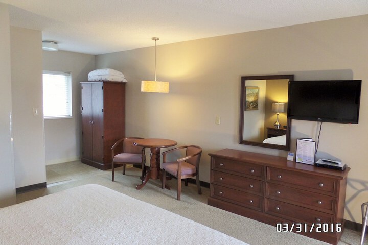 Room 12 of 19