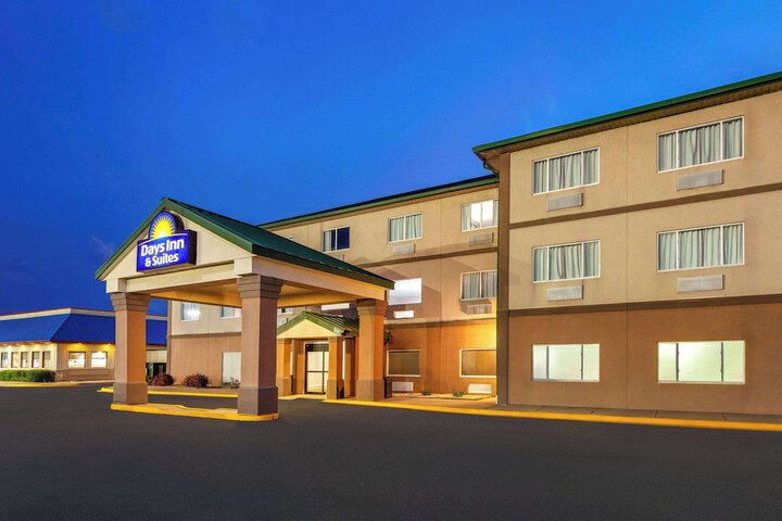 Days Inn & Suites by Wyndham Morris / I-80