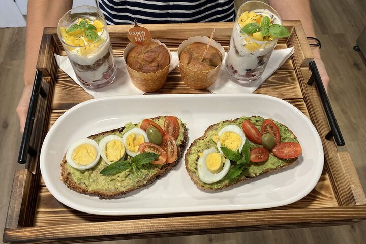Breakfast/Coffee Service 112 of 145