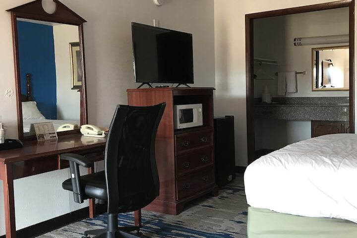 Room 13 of 20