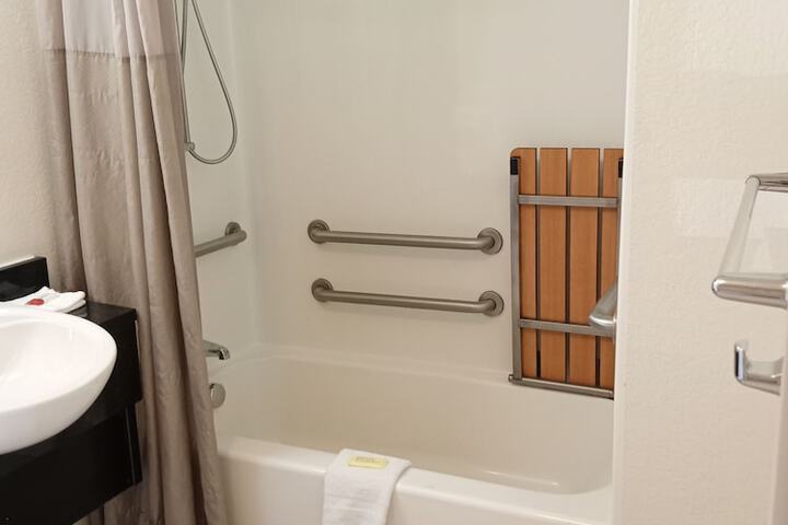 Room 12 of 22