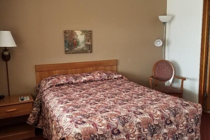Raine Motel