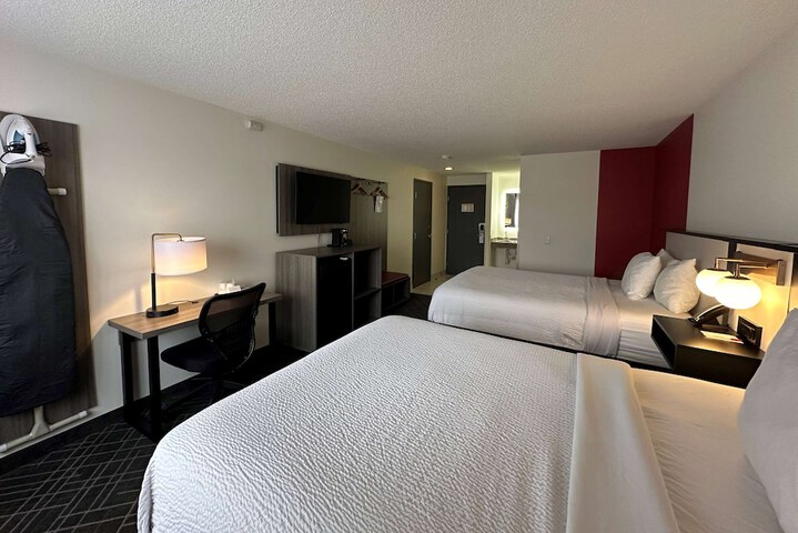Room 33 of 46