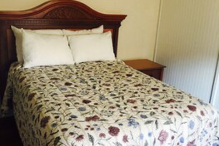 Town Line Motel