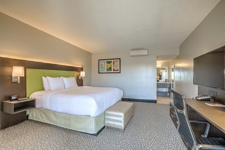 El Sendero Inn an Ascend Collection Hotel