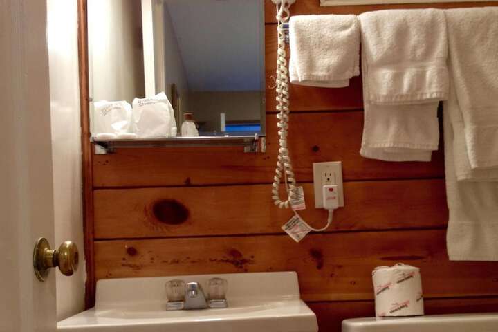 Room 28 of 47