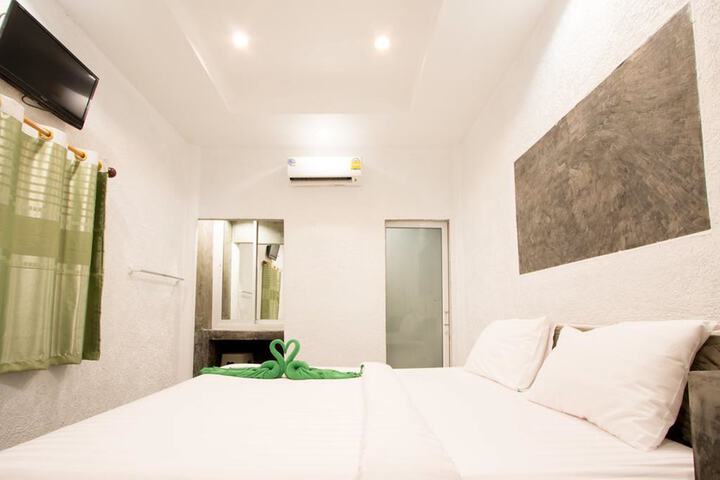 Room 7 of 17