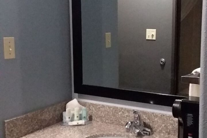 Room 12 of 38