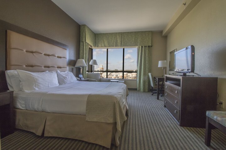 Room 43 of 77