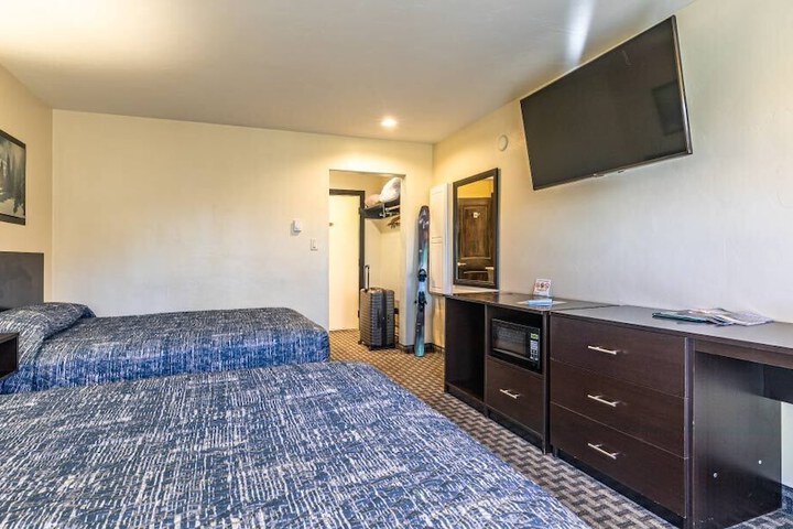 Rabbit Ears Motel