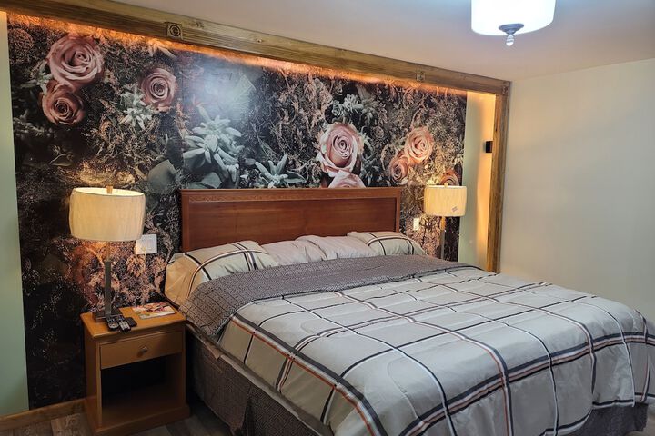 Room 10 of 13