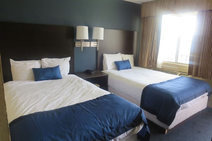 Room 17 of 37
