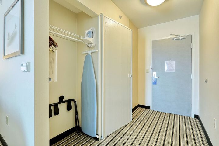 Room 25 of 48