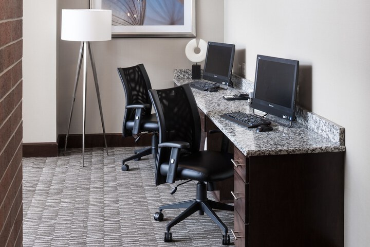 Business Center 40 of 41