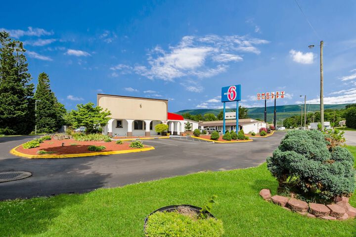 Hotel 7 of 28