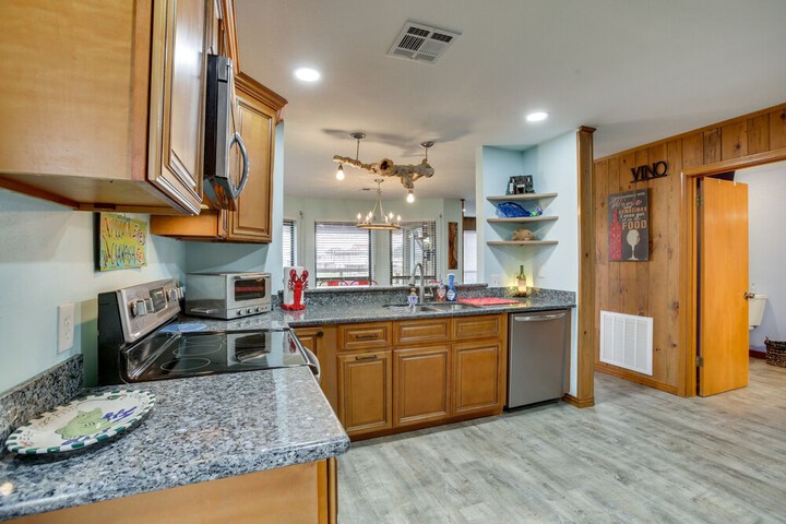 Private Dock Lanai: Bayou Retreat in Barataria!