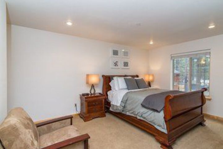 Spacious and Bright near Kings Beach by RedAwning