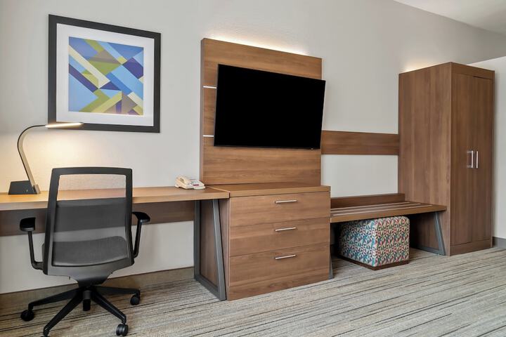 Holiday Inn Express & Suites Marion by IHG