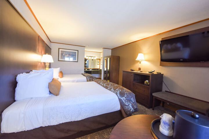 Best Western Plus Dockside Waterfront Inn