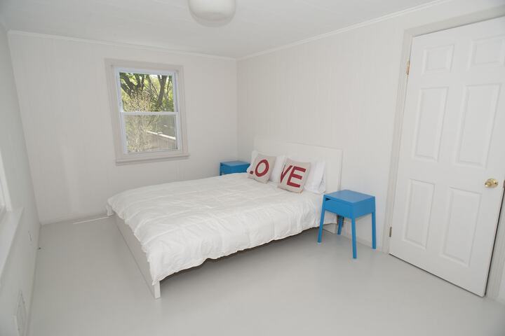 Room 5 of 5