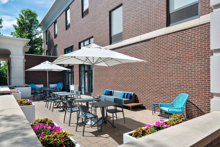 Hampton Inn & Suites Hartford / Farmington