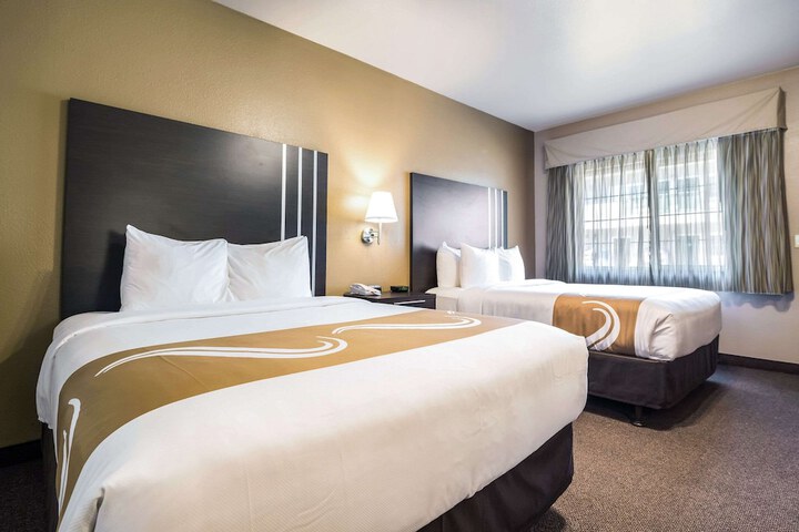 Room 21 of 72