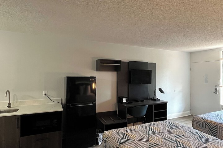 Studio 6 Hammond LA – I12 – I55