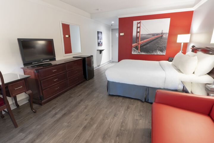 Room 53 of 132