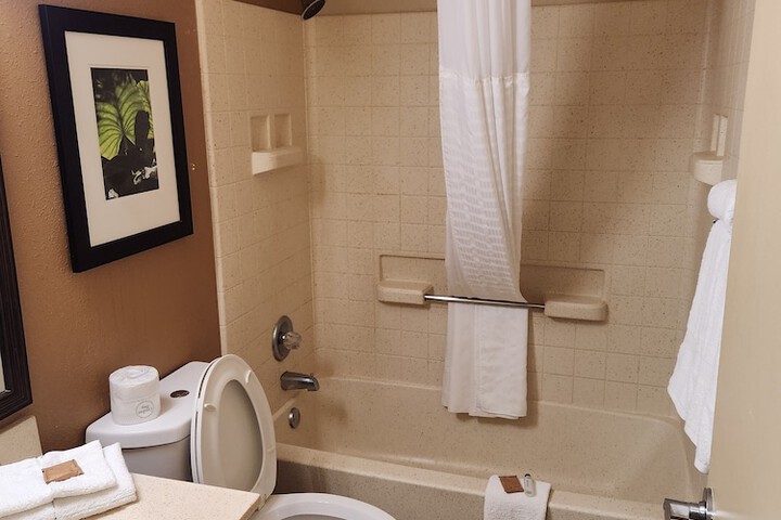 Room 13 of 20