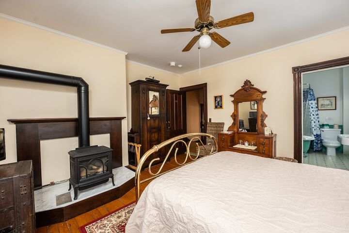 Room 40 of 51