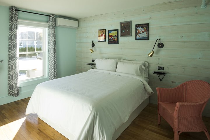 Room 25 of 47