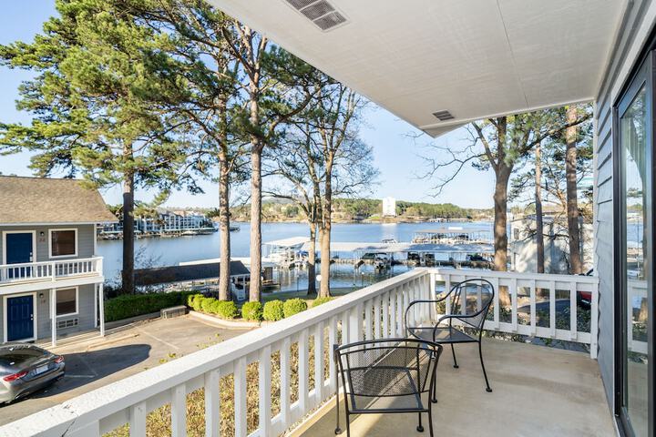 The Hamilton - Lakefront & Studio Suites Hot Springs