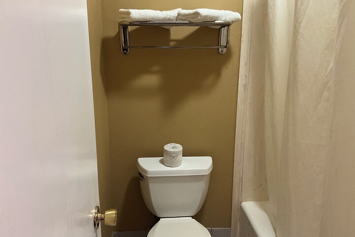 Executive Inn & Suites