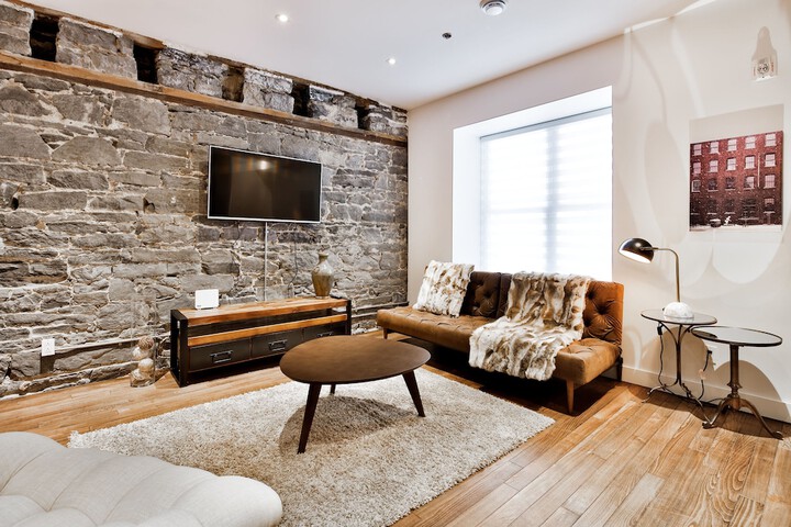 Lounge 69 of 73