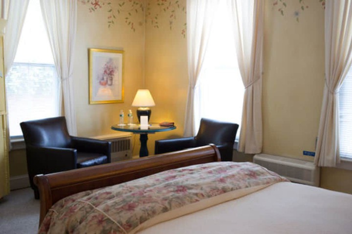 Room 18 of 29