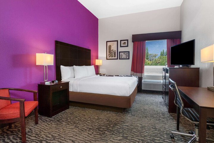 Room 21 of 30