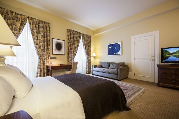 Room 27 of 72