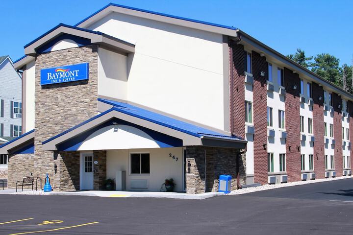Hotel 3 of 64