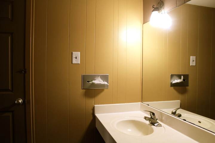 Room 7 of 11