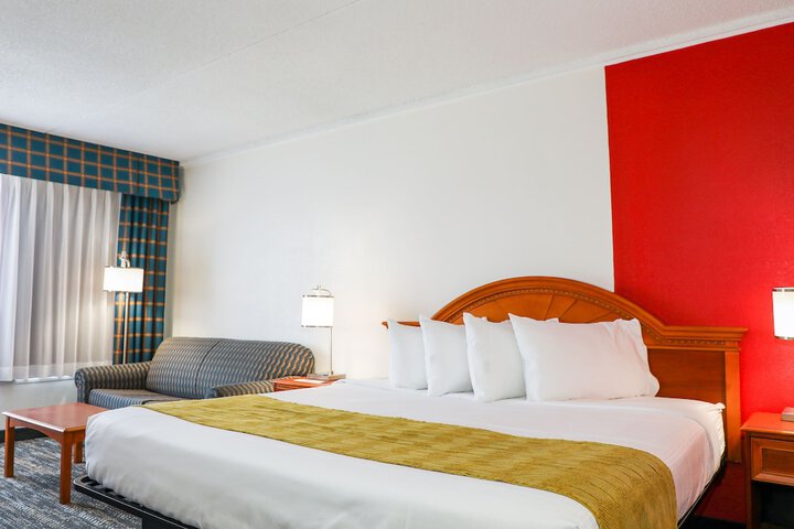 Ramada by Wyndham Cumberland Downtown