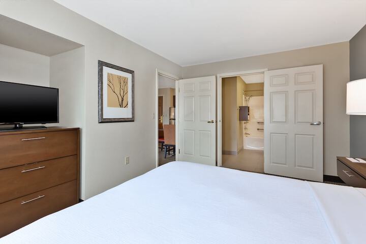 Staybridge Suites Kalamazoo by IHG