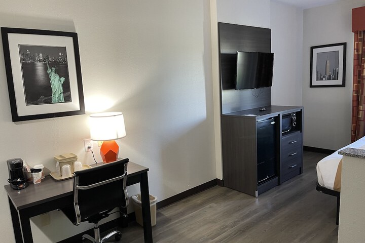 Room 28 of 36