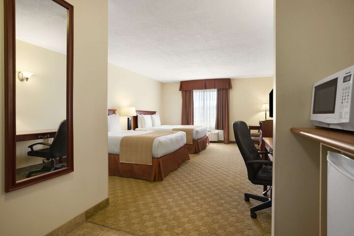 Days Inn by Wyndham Dawson Creek