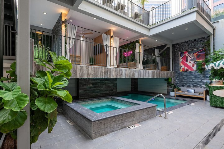 Pool 10 of 488