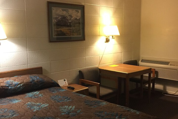 Room 33 of 44