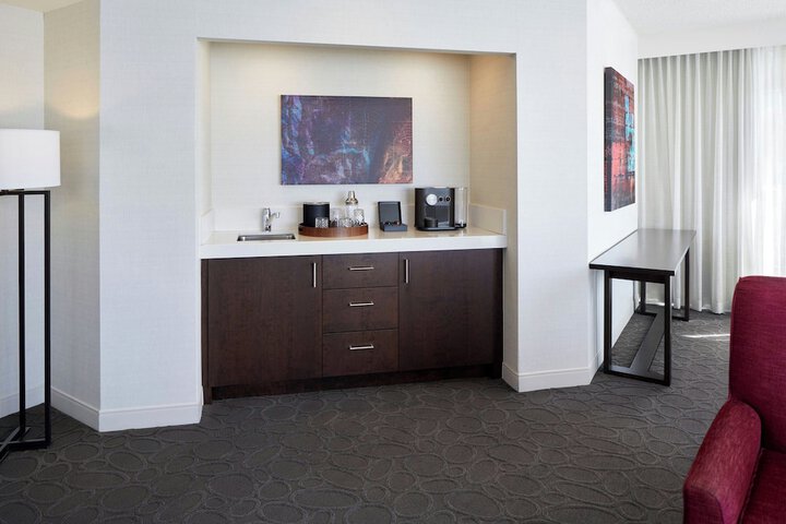 Lounge 63 of 73