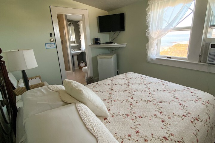 Room 117 of 468