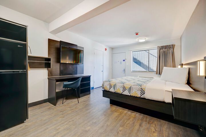 Room 7 of 25