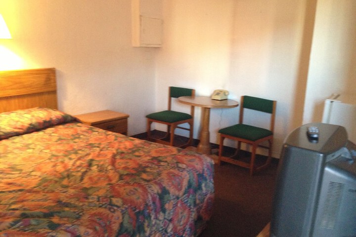 Room 32 of 62