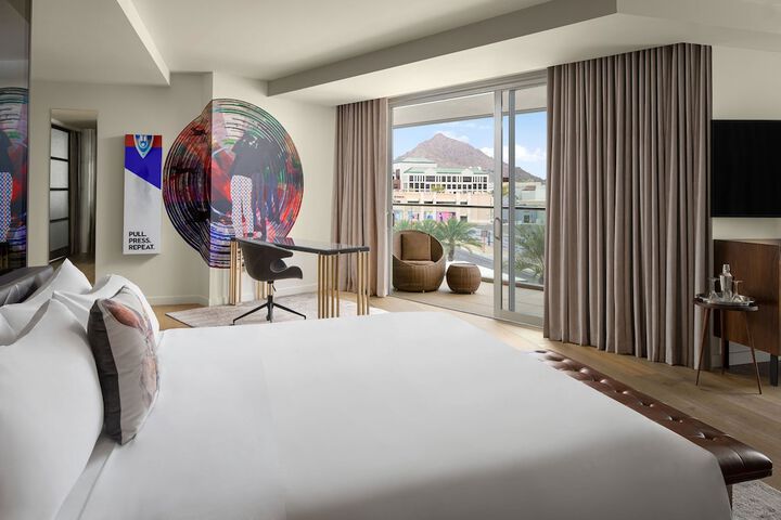 Room 48 of 150